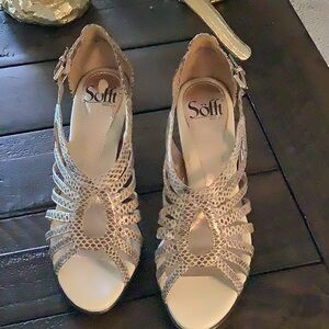 Women's Beautiful Snake Cream Sandals